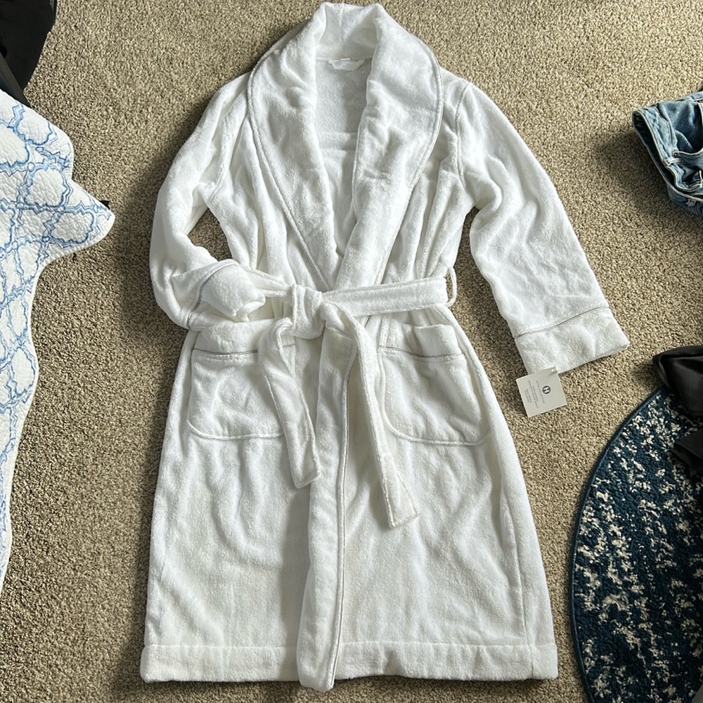 NWT Hotel Collection Robe